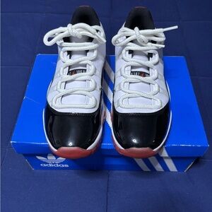 Jordan 11 Retro Low Concord Bred 2020 Size 8